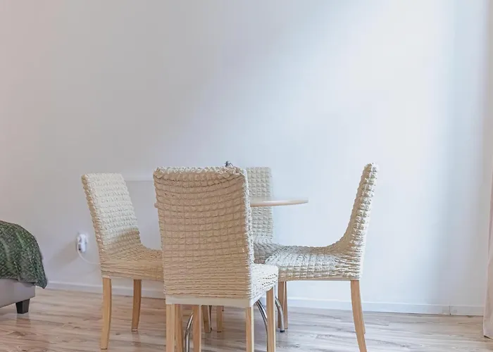 Apartman Comfy 2br Very Central, 10-min To Westbahnhof Bécs